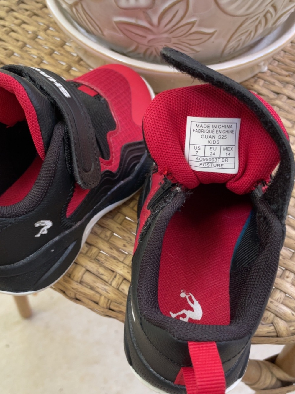 Shaquille o’neal Kids Red and Black Athletic Sneakers - - Picture 2 of 3